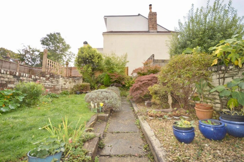 Eclectic Home In Trendy Bristol Suburb