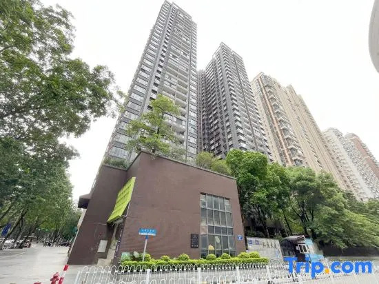 Vegas Hotel Apartment (The Pearl River Metro Station Visa Office of the American Consulate)