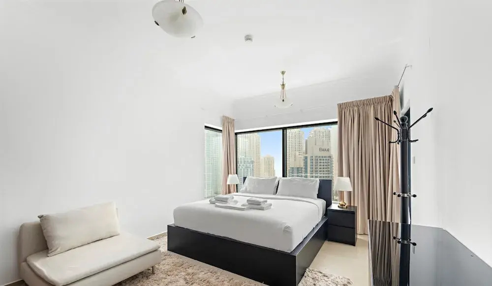 WelHome - Stunning High-Rise with Canal View Near MarinaMall