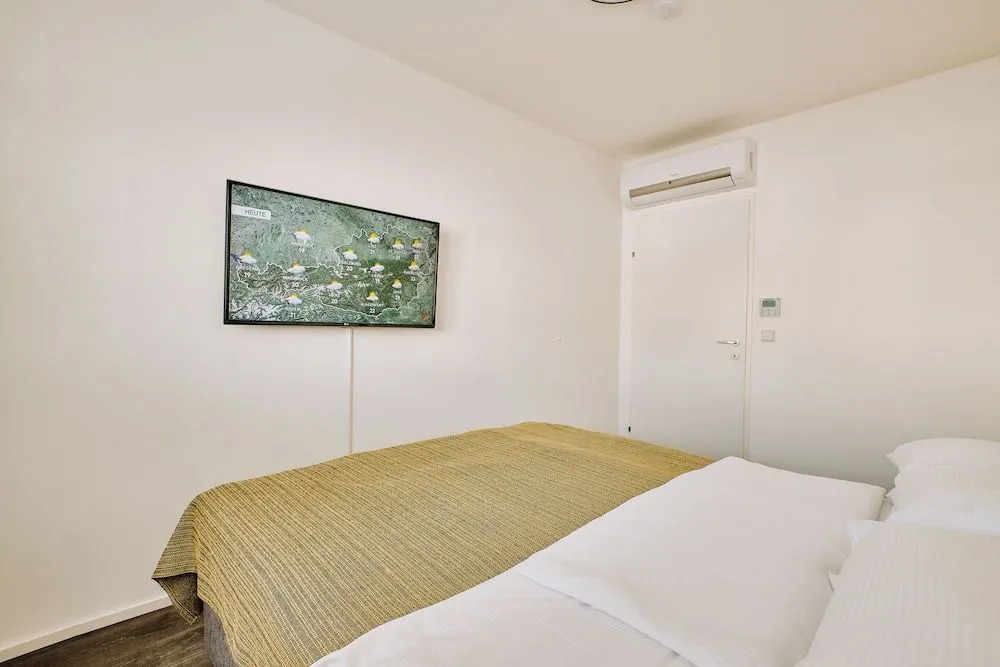 URBAN ISLAND I Riverside Apartments