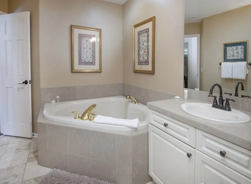 5025 Main Gore Place 4 Bedroom Condo by RedAwning