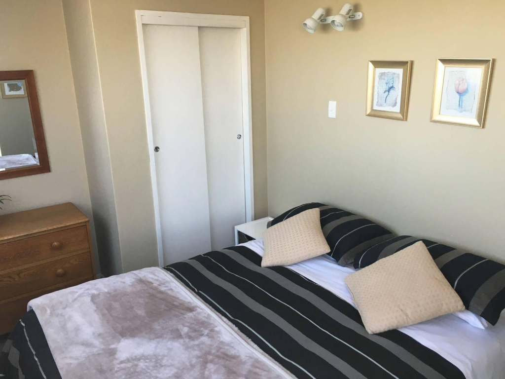 Manor on the Park Backpackers