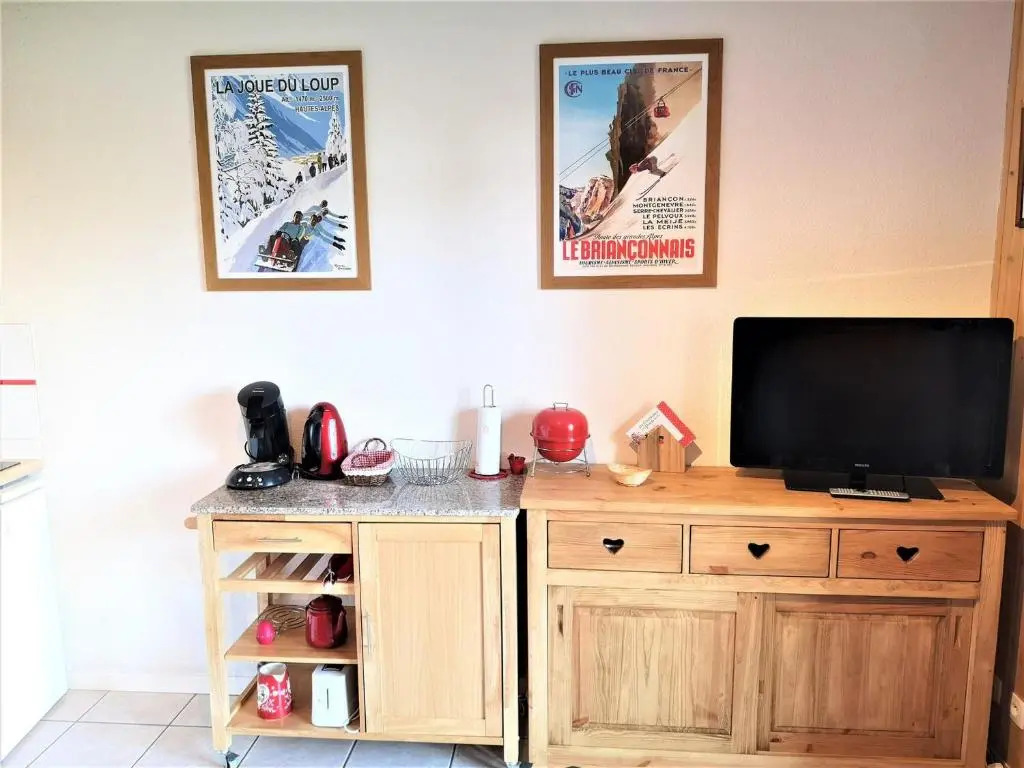 Chalet rénové 6 pers, TV connectée, WiFi, parking, animaux admis - FR-1-863-17