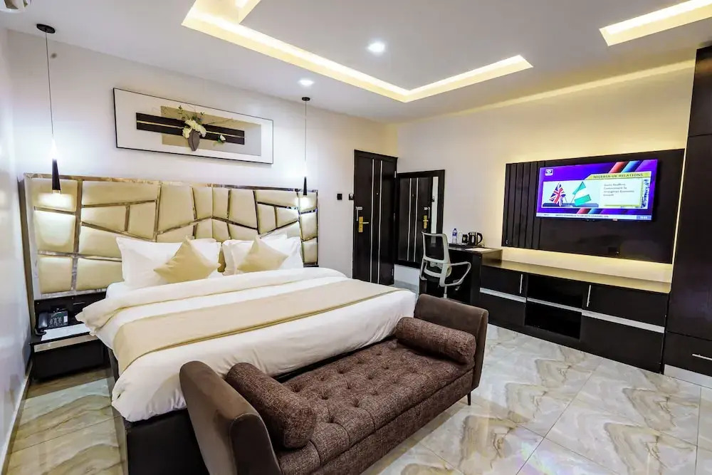 Roston Hotels