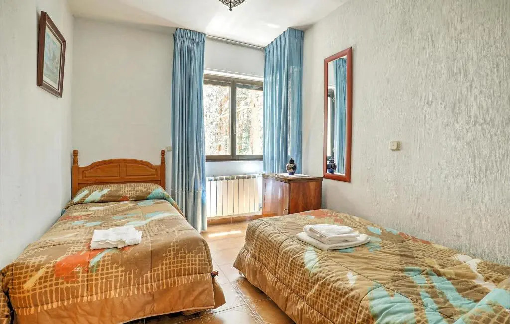 Awesome home in Navarredonda de Gredos with WiFi and 3 Bedrooms