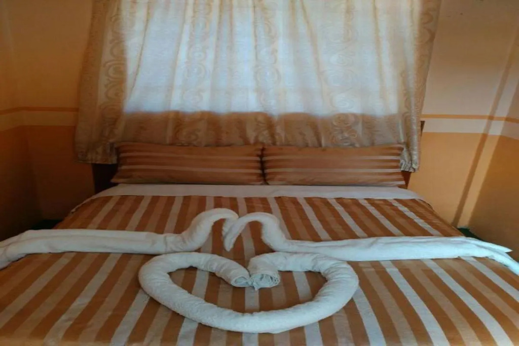 Coconut Palm Hotel