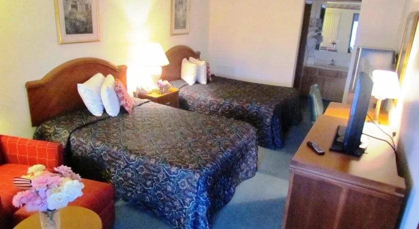 Travel Inn & Suites