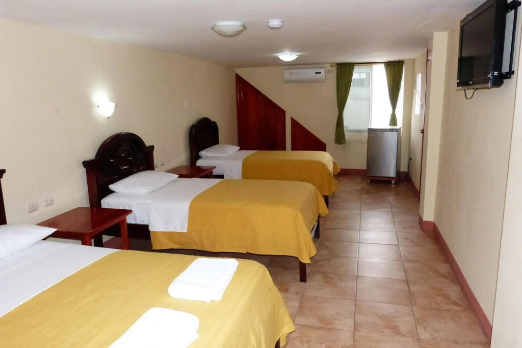 Gloria - Galápagos Inn