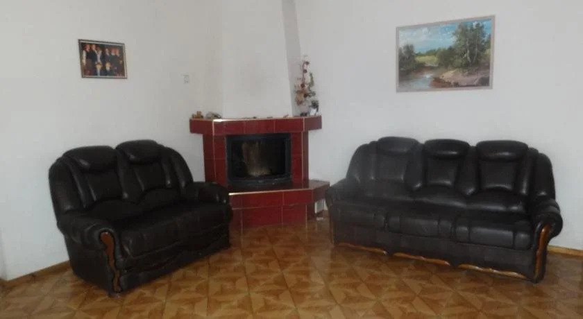 Sia Rebir D, Hotel Rebir