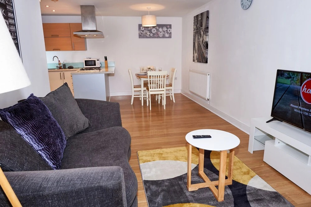 Two Bed - Close to North Station and Hospital