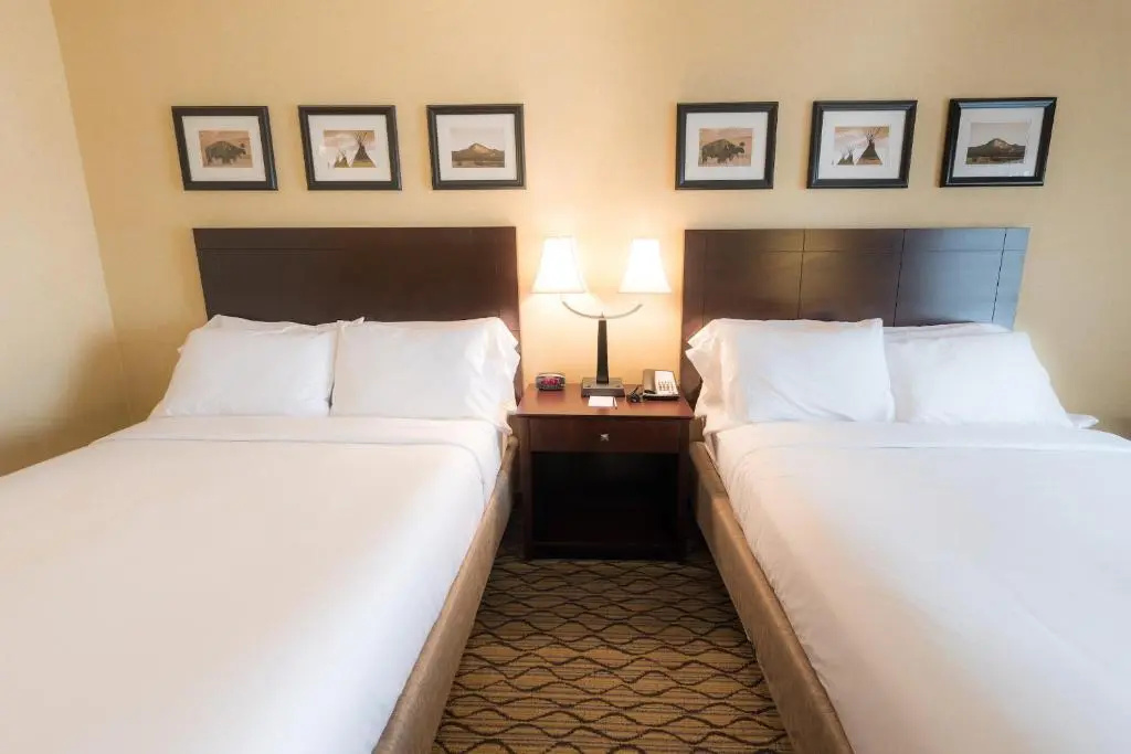 Glacier Peaks Hotel