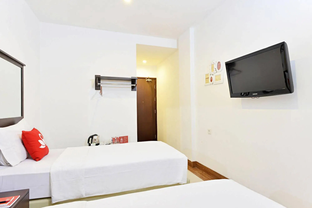 ZEN Rooms Sukaresmi Karang Setra
