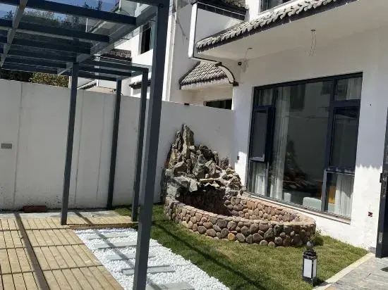 Yuepeng Joy House Inn  (Wuyuan high-speed railway station)