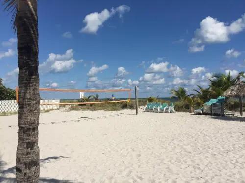 Beach Haus Key Biscayne Contemporary Apartments