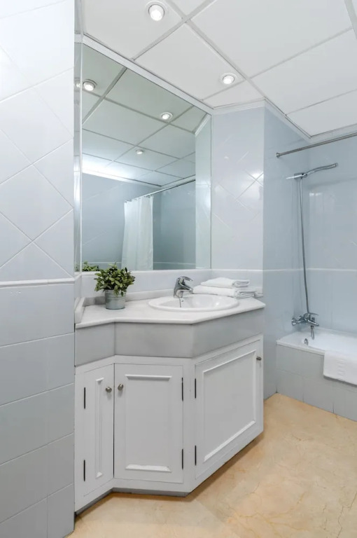 Apartment With a View of the Cathedral 2 Bedrooms. Catedral Terrace II