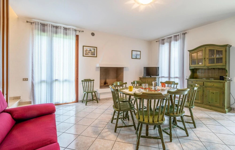 3 Bedroom Awesome Home In Albarella Ro