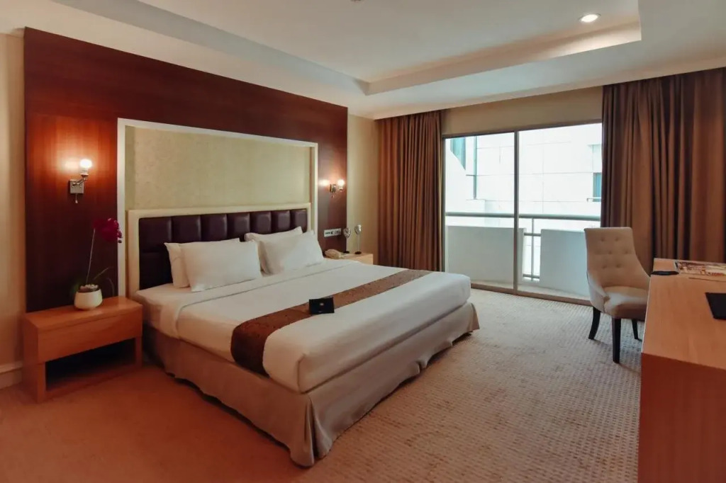 Surabaya Suite Hotel