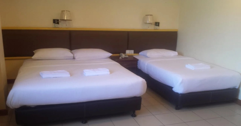 OYO 90104 Lady Anne Hotel