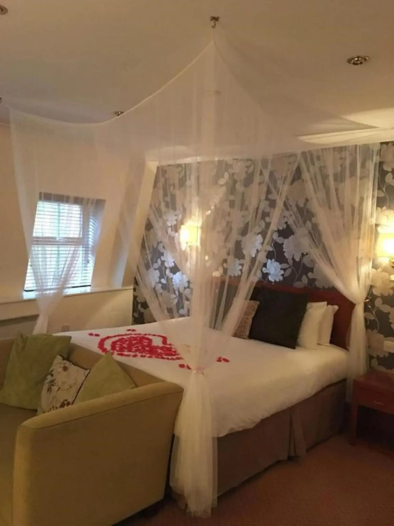 Red Lion Hotel