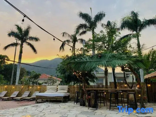 BAMBOO HOUSE Backpackers Inn