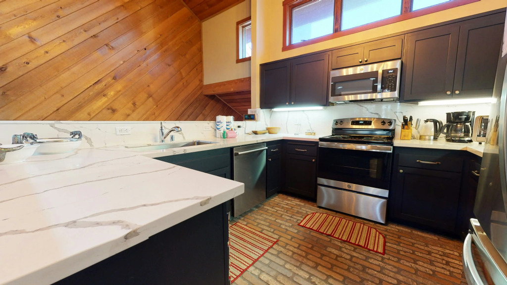 Snowcreek III #415 Condo