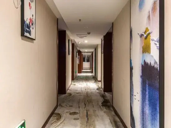 Floral Hotel · Xianning Hot Spring Valley