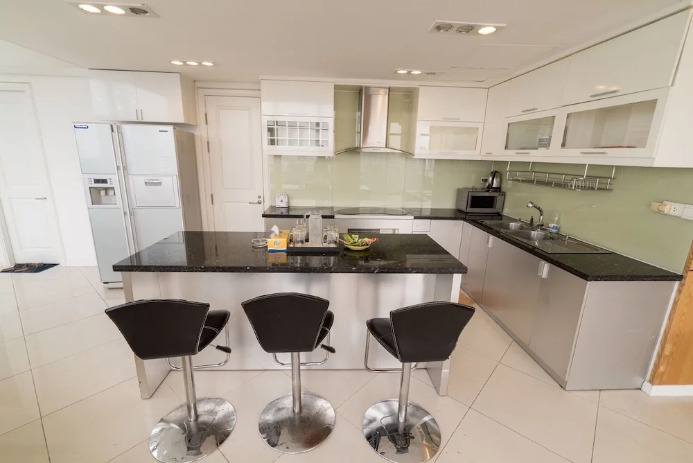 Luxury Penthouse 4BRS City Centre