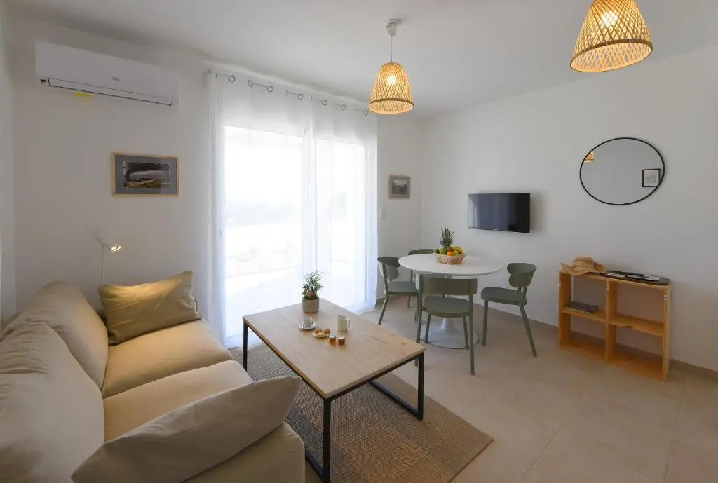 Residence Marina di Bravone - appartement 4 personnes Vue Mer RDC N187