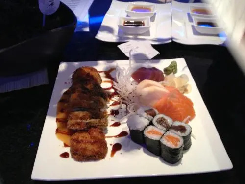 Yumi Hotel Sushi-Steaks & Friends