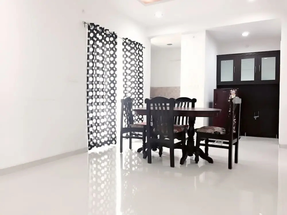 Prestige service apartment
