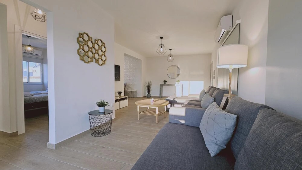 01 LIM - Stay Sky Apartment