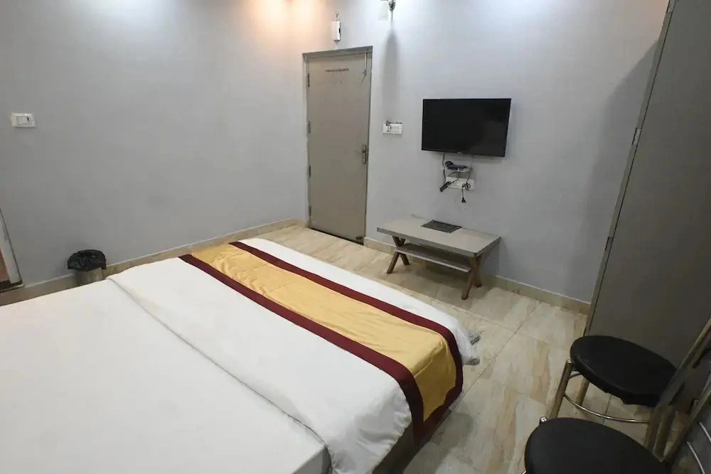 sandhya paying guest house