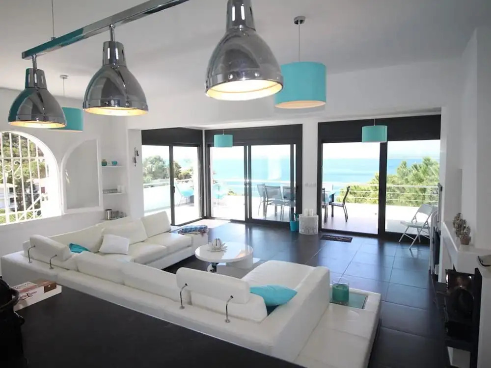 8007 Villa Velasquez