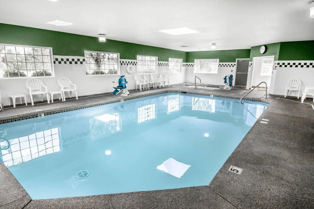 Comfort Inn & Suites Salem Northeast