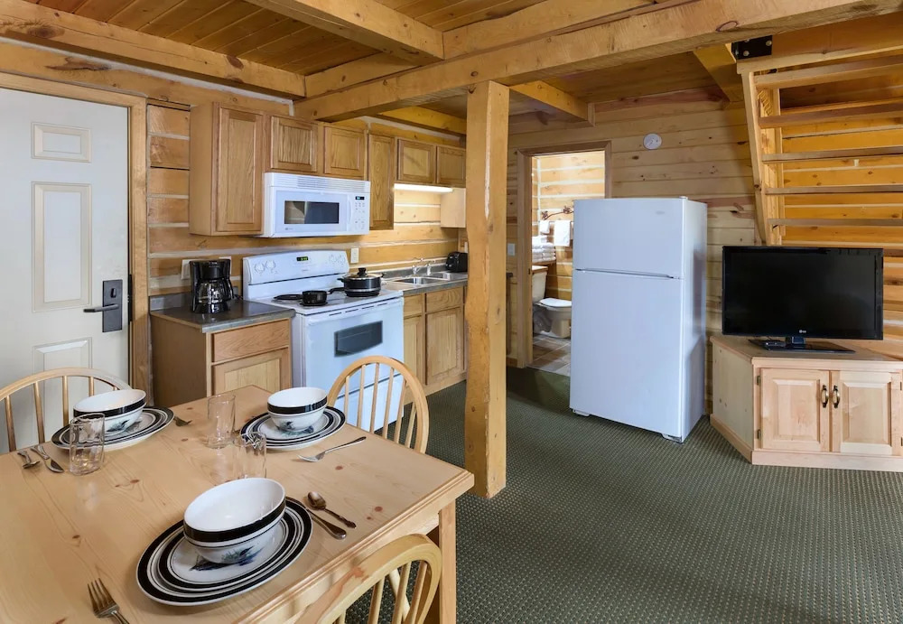 Rock Crest Lodge & Cabins