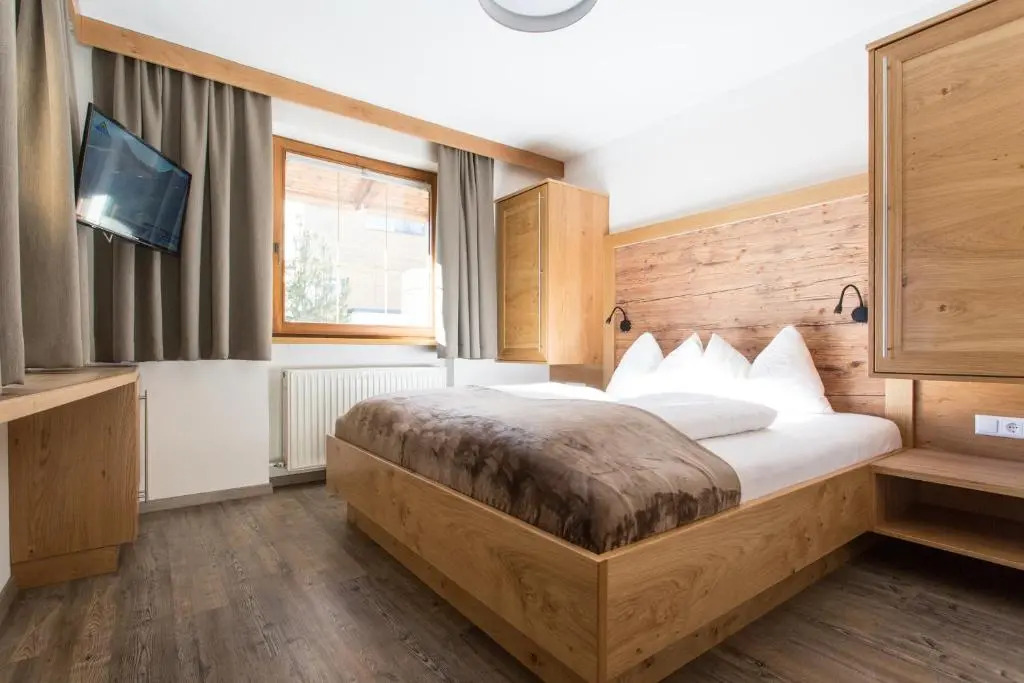 NATURLODGE Ladis - Nature Lodges with Mountain Views
