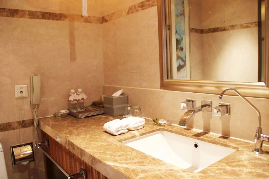 Glarun Jinling Hotel