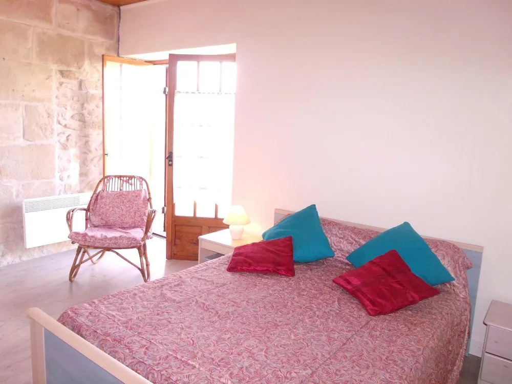 House With 2 Bedrooms in Saint-colomb-de-lauzun, With Pool Access, Ter