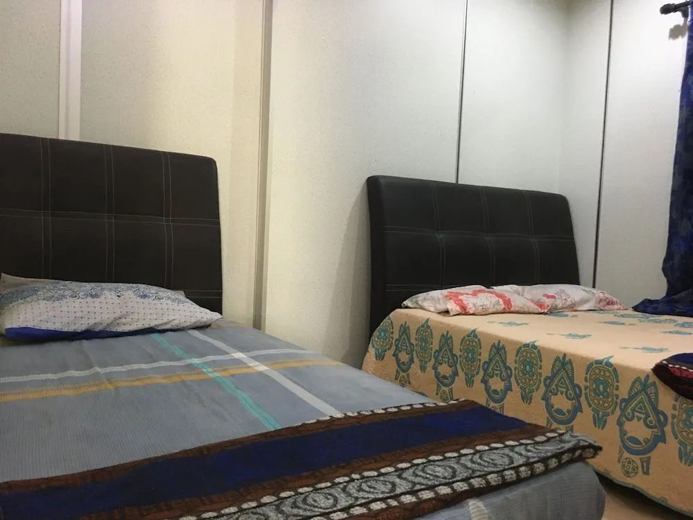 SPOT ON 89857 Azra Inn Rumah Tumpangan