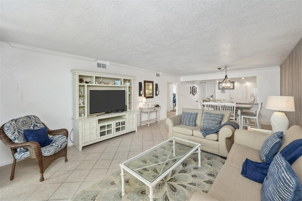 Shoreline Towers 2085 2 Bedroom Condo