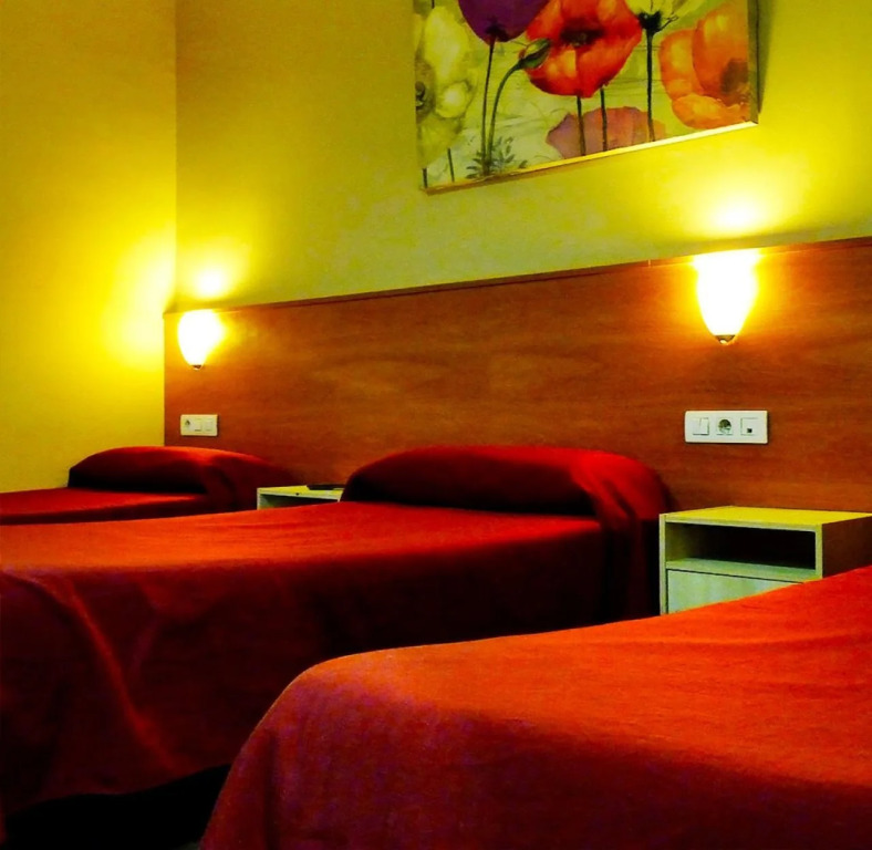 Hostal Drassanes