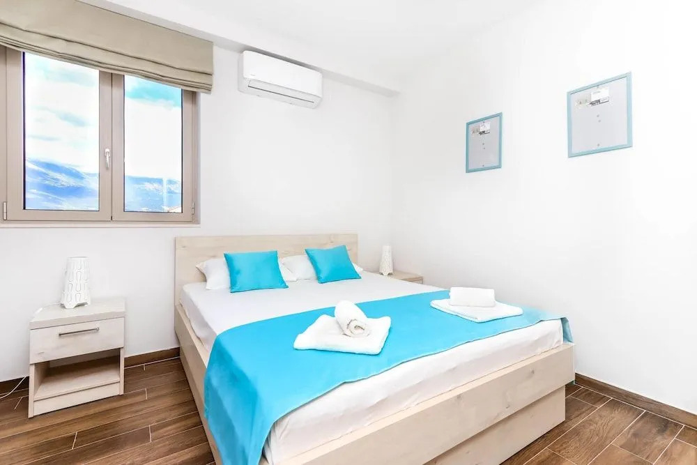 Apartments Maestral