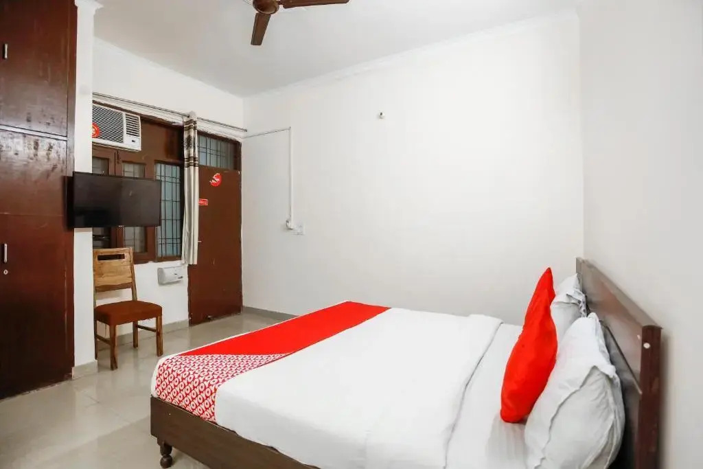 Oyo 71053 Av Residency