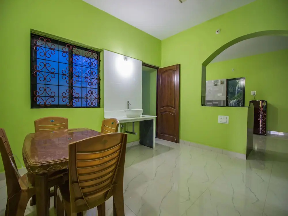 OYO 12852 Home Peaceful 2BHK Ashwem