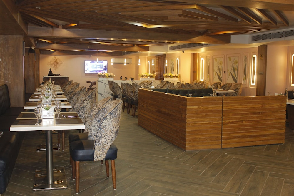 Luxus Inn Hotel