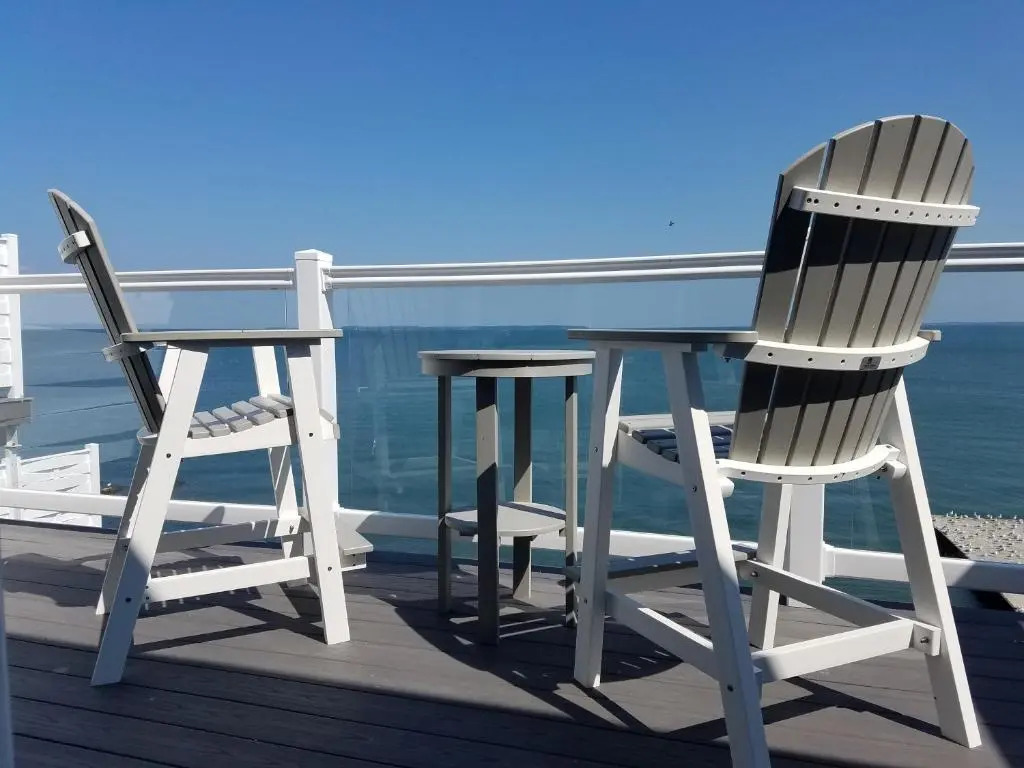 Put-in-Bay Waterfront Condo #211