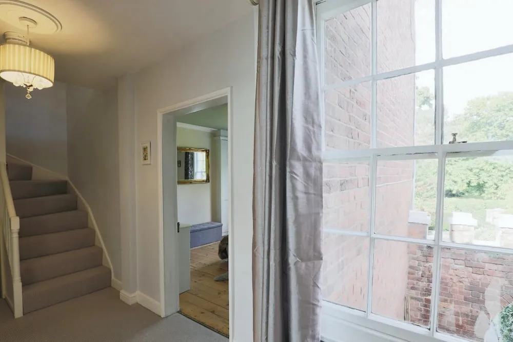Charming 4-Bed Georgian Home in Central Worcester