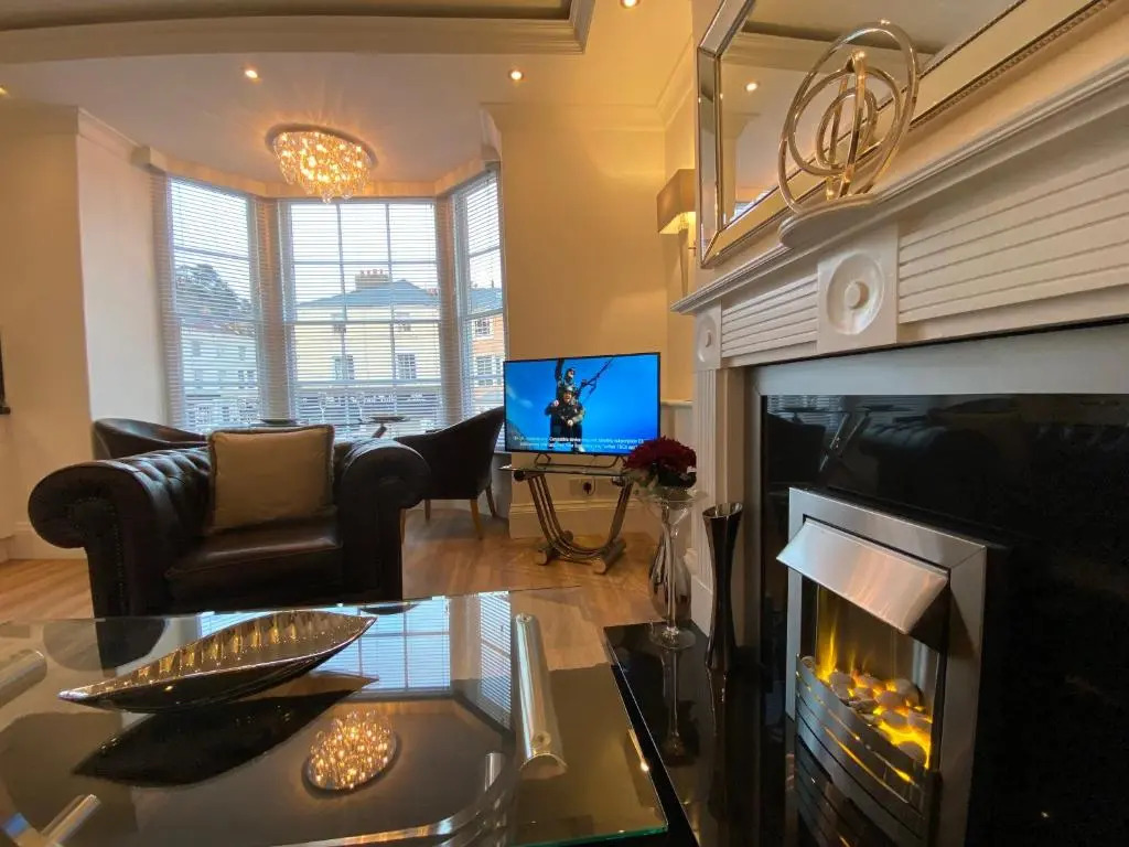 The Maureen Suite