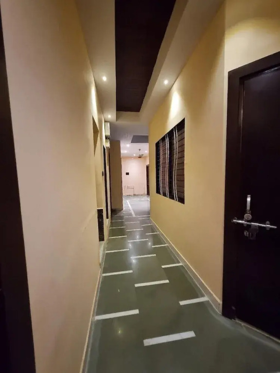 Hotel Shree Shivtam