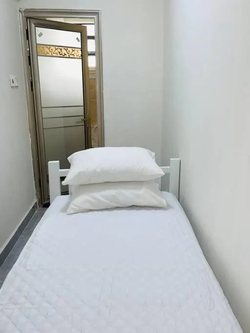 Cozy and low budget studio in a kilimani apartment
